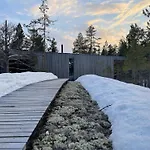 Вилла Jaekaelae - An Architectural Wooden By The