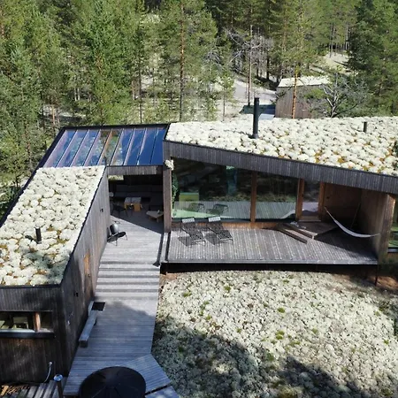 Jaekaelae - An Architectural Wooden By The Вилла *